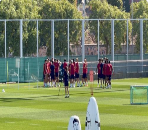 西媒:除德容之外,其余巴萨球员均参加今日训练